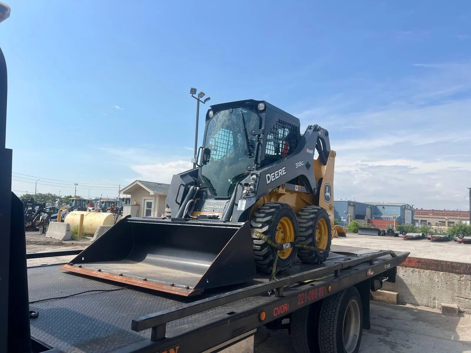 Tow truck loading a vehicle in the GTA